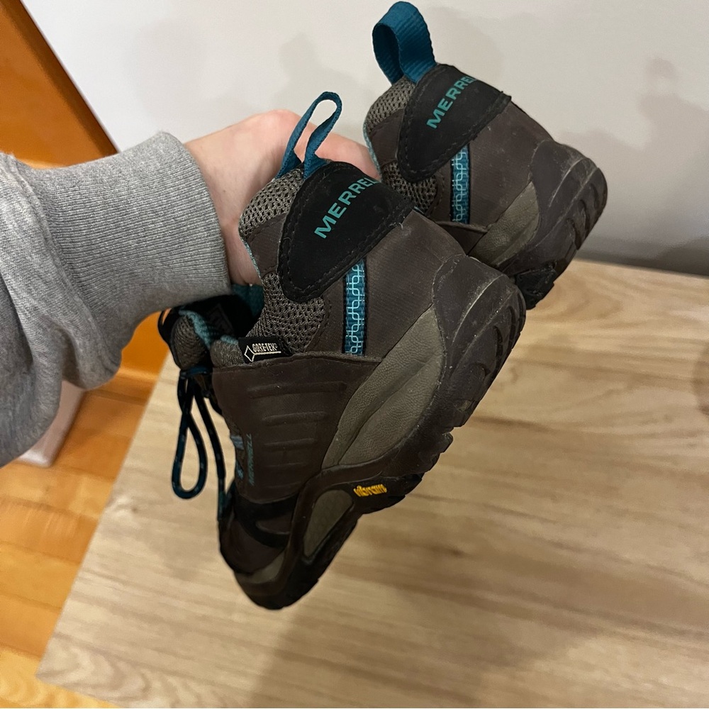 Women’s Merrell Vibram Goretex Hiking Outdoor Trail Shoes 7.5